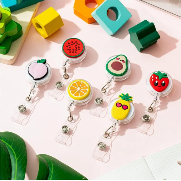🍉Host Pick!🍓 6pcs Fruit Theme Retractable Badge Holders - Picture 4 of 7